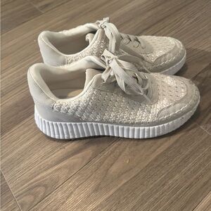 Dolce Vita Dolen Knit Sneakers